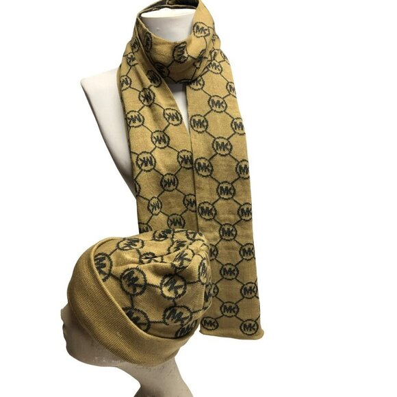MICHAEL KORS SIGNATURE SETS OF SCARF AND BEANIE HAT NEW IN BOX - Picture 2 of 12